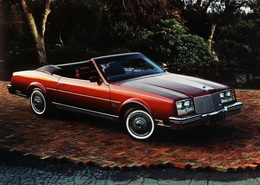 Buick Riviera 1982