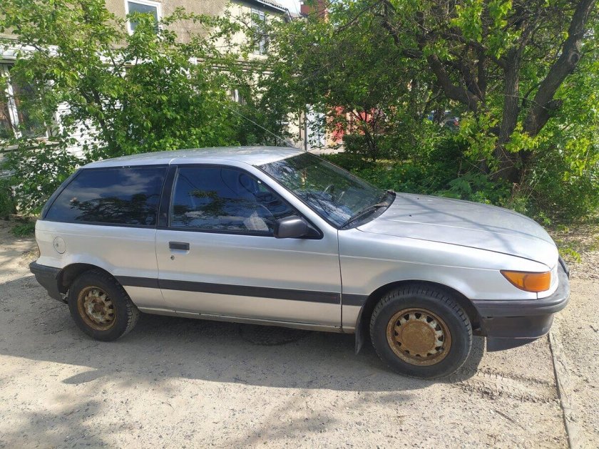 Mitsubishi colt iii (c50)