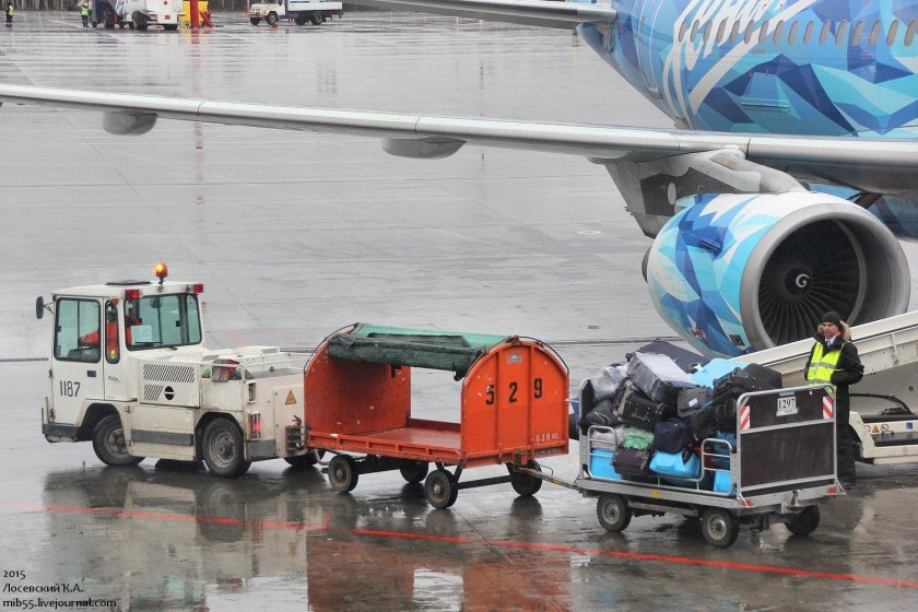 Аэродромный тягач Пулково