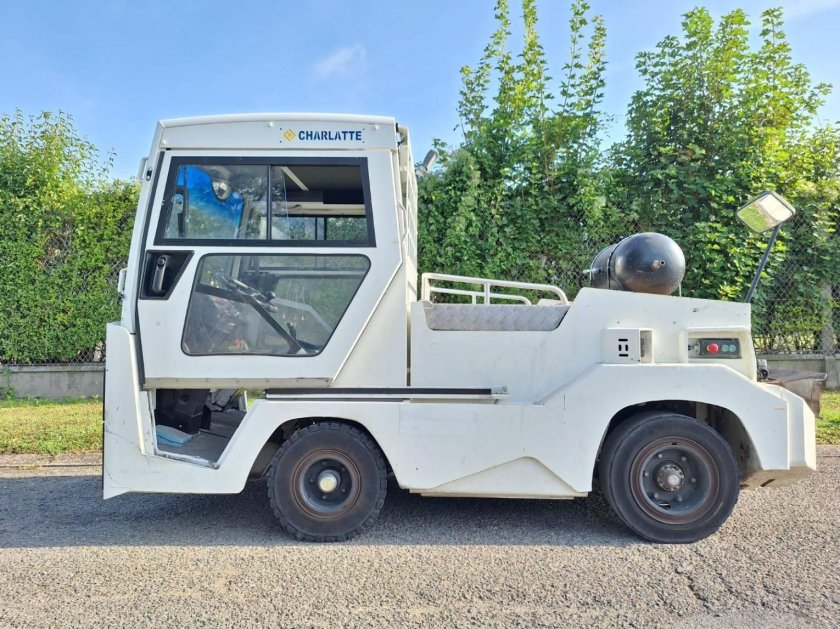 Тягач грузовой