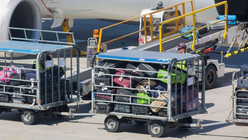 Тележки в аэропорту