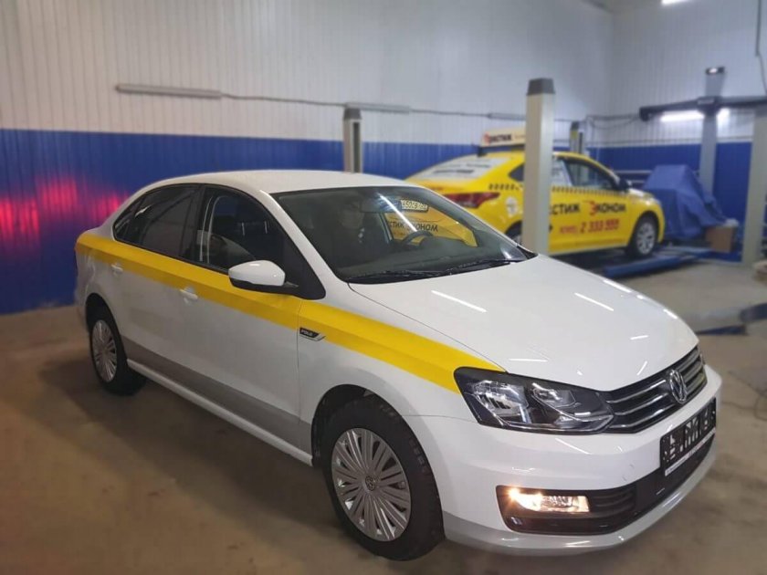 Фольксваген поло 2016 жёлтая