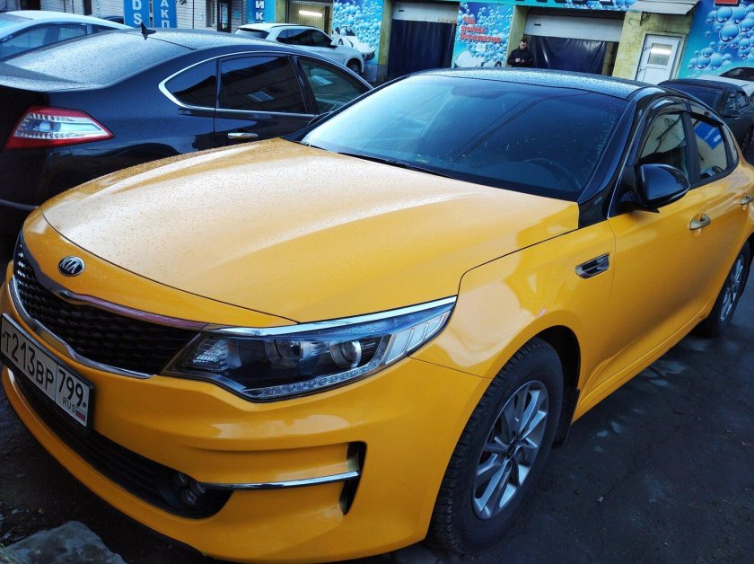 Такси оклейка белые бампера жёлтый кузов