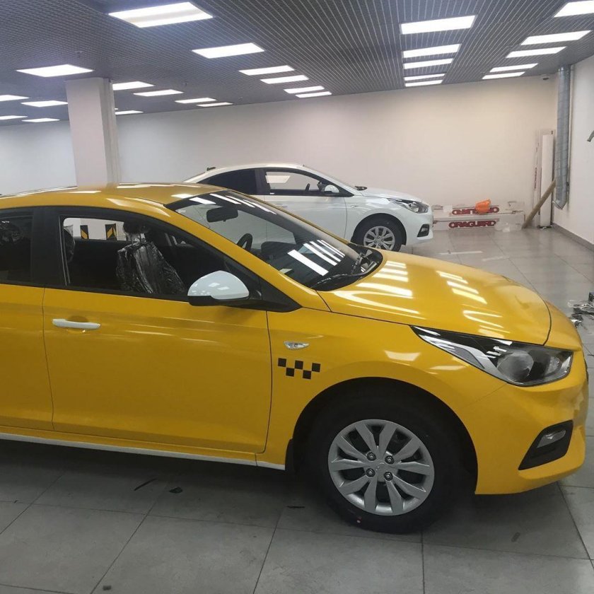 Оклейка авто под такси