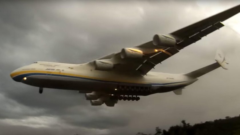 АН-225 транспортный самолёт