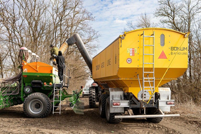 Бункер перегрузчик зерна бонум