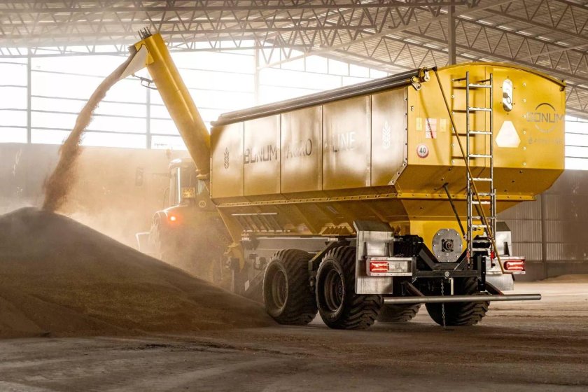 Бункер перегрузчик зерна