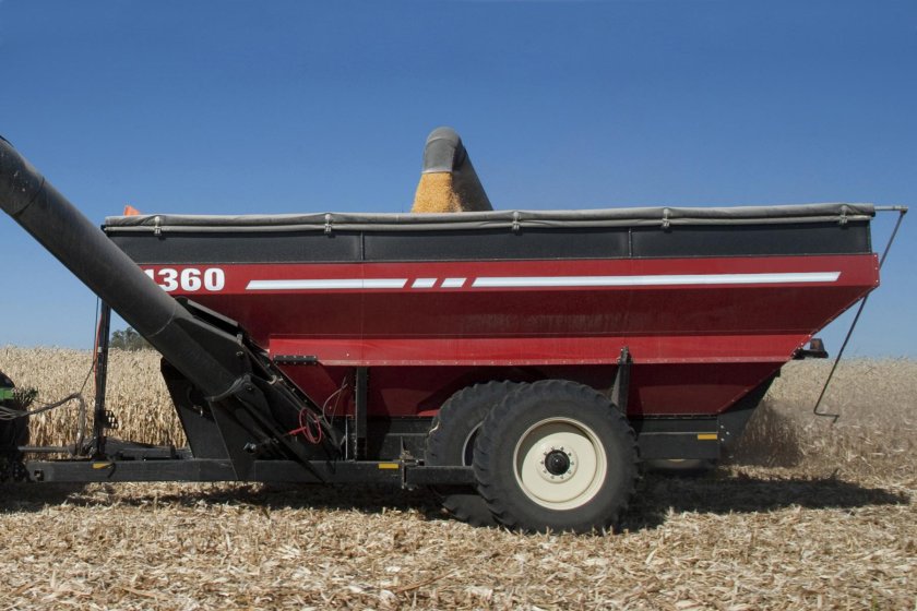 Бункер перегрузчик зерна Ростсельмаш