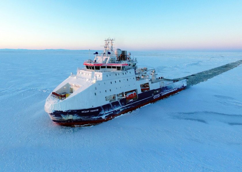 Судно Федор Ушаков Совкомфлот