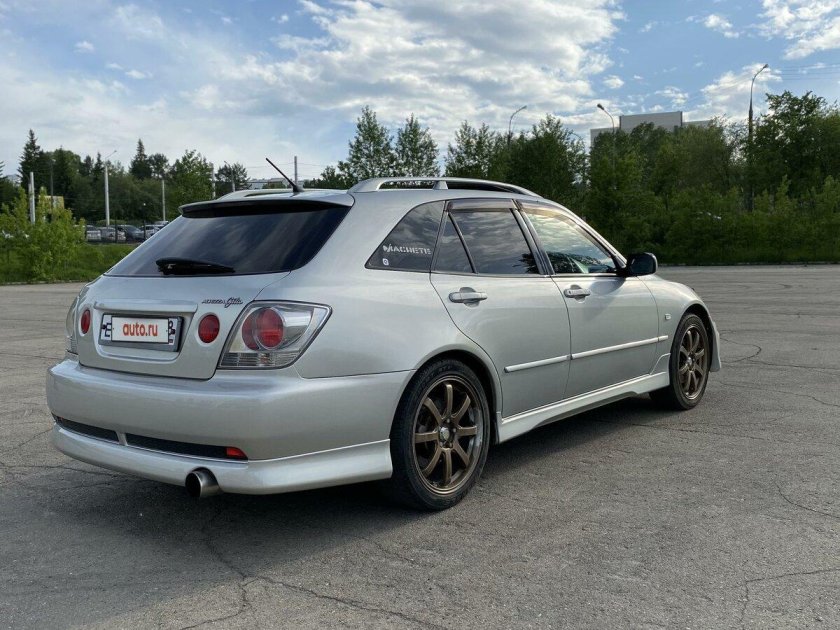 Тойота альтеза универсал