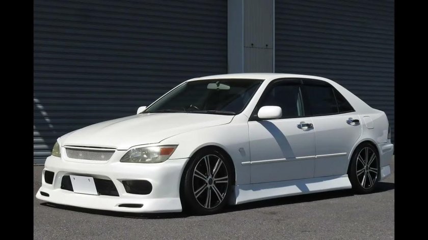 Тойота Альтеза 1999