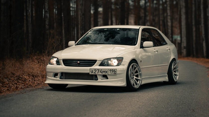 Тойота Алтезза