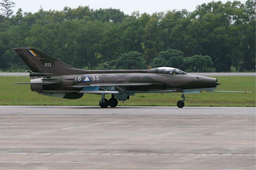 Chengdu j-7 самолет