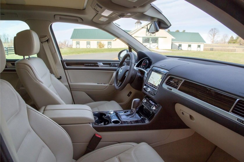 Volkswagen Touareg 2016 салон