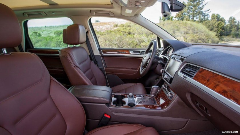 Фольксваген Туарег 2014 салон