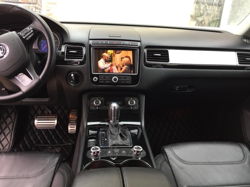 Фольксваген Туарег 2023 салон