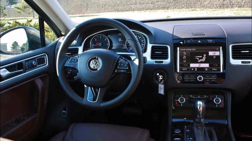 Volkswagen Touareg 2014 черный