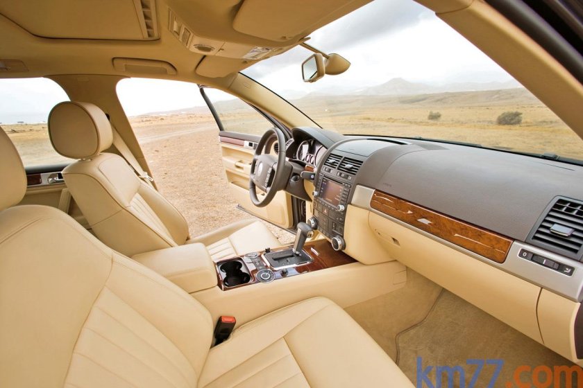 Volkswagen Touareg 2006 бежевый салон