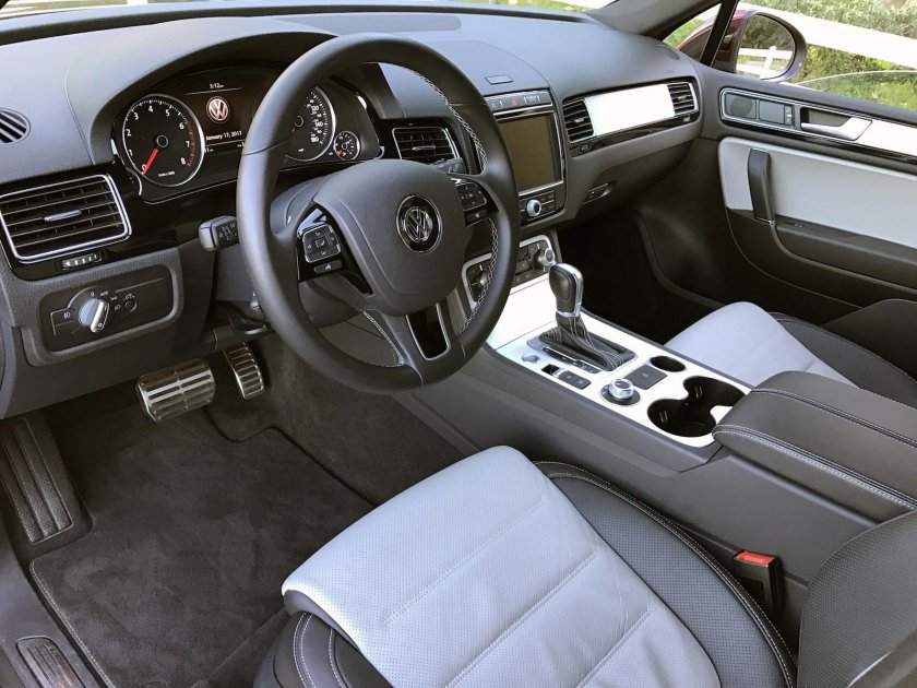 Touareg 2011 салон