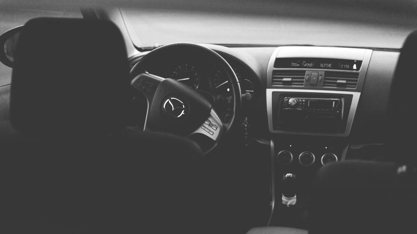 Мазда 6 gg с девушкой