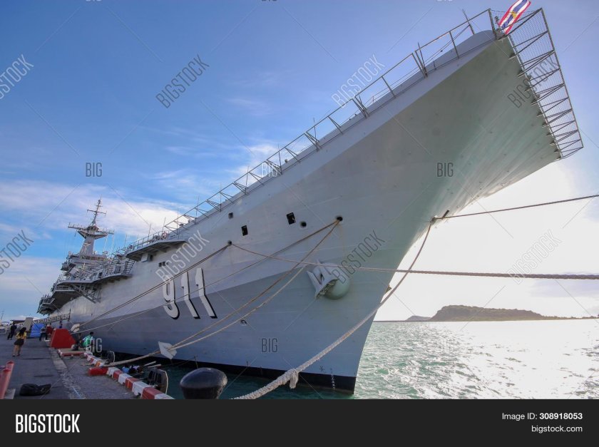 Тайский авианосец чакри Нарубет