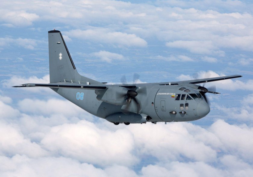 Alenia c-27j Spartan самолет