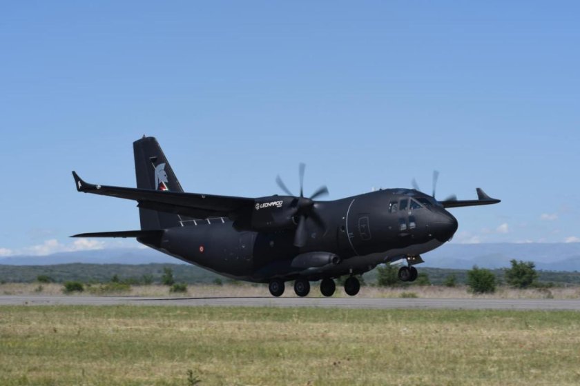 Alenia c-27j Spartan самолет