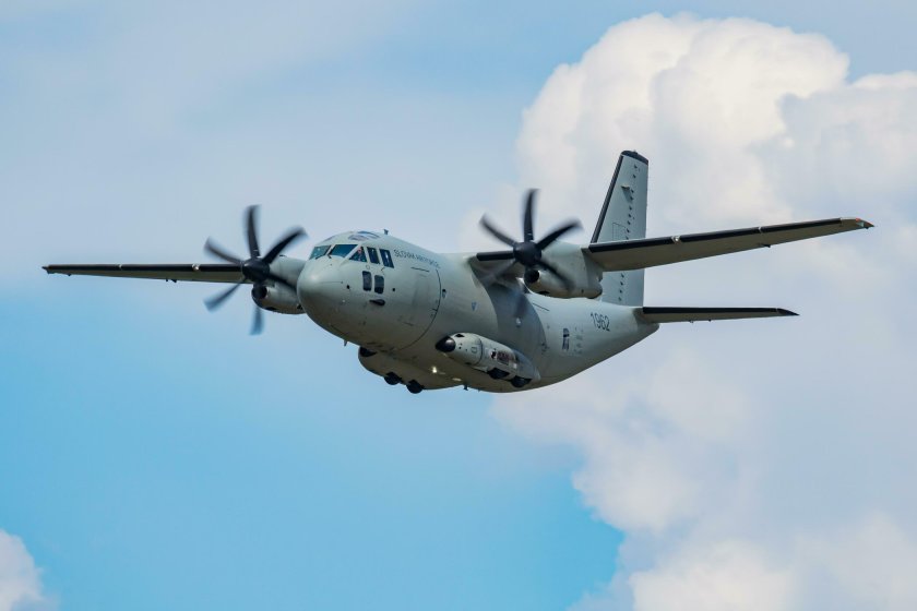 Alenia c-27 Spartan самолет
