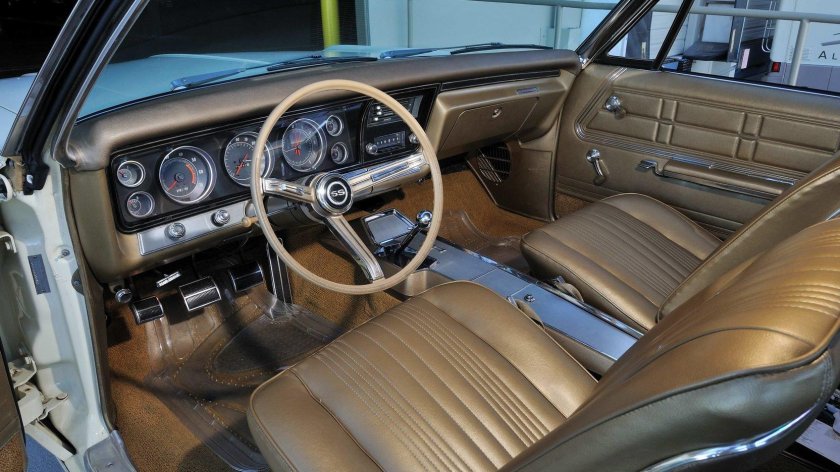 Chevrolet Impala 1967 салон
