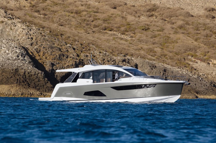 Sealine c530