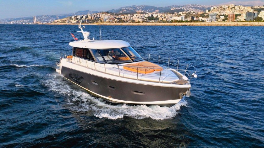 Azimut magellano 43 fly