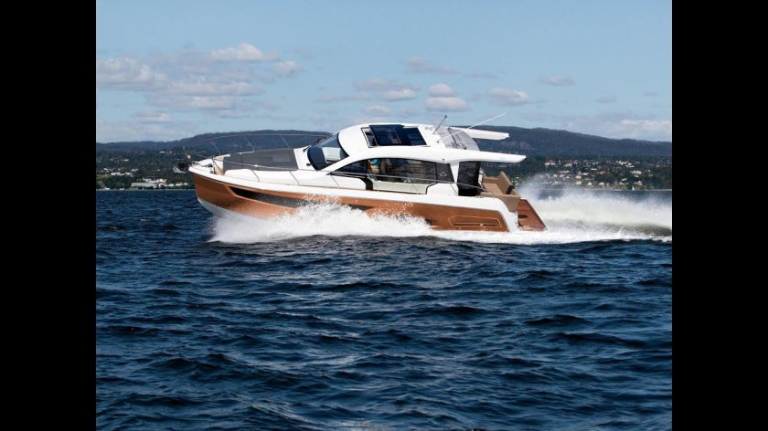 Sealine c390