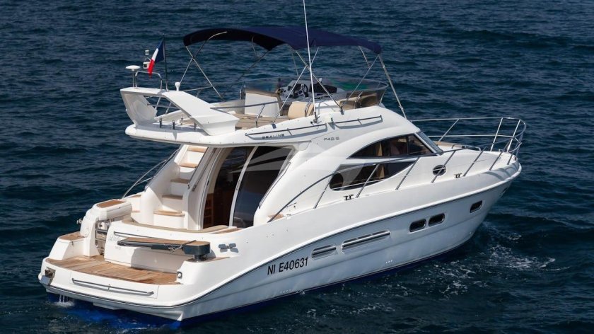 Яхта Sealine f37