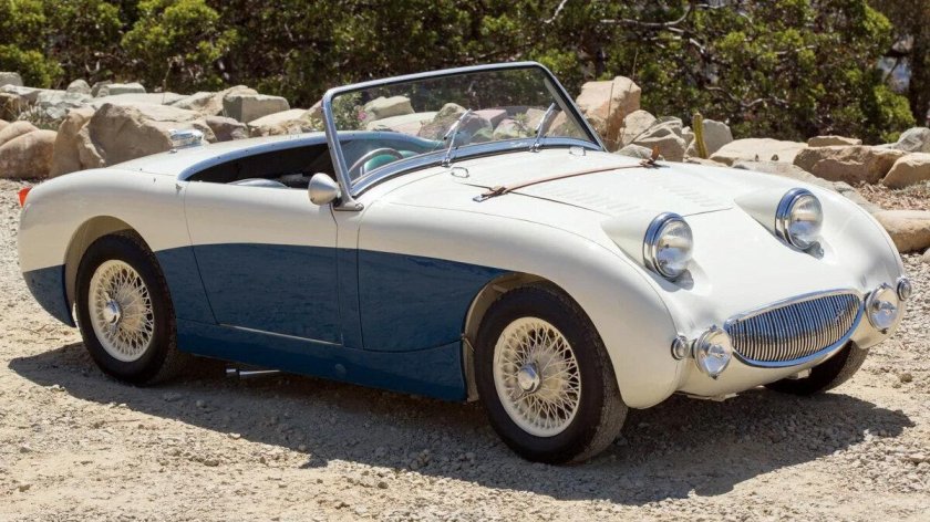 Остин Хили машина