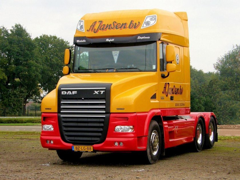 DAF XT 105