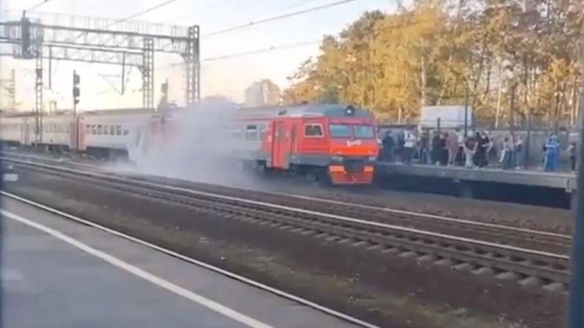 Электропоезд эт 2 м