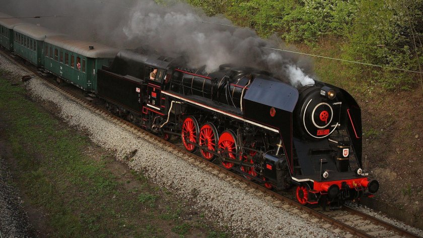 Локомотив-паровоз,тепловоз ,электровоз