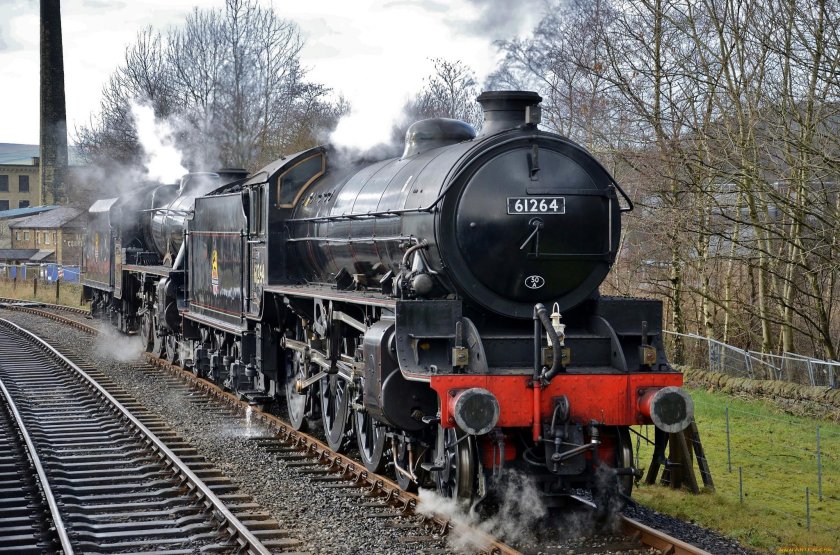 Фото паровоза с дымом