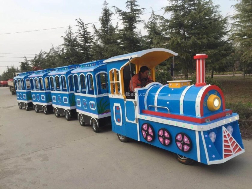 Паровозик для катания детей