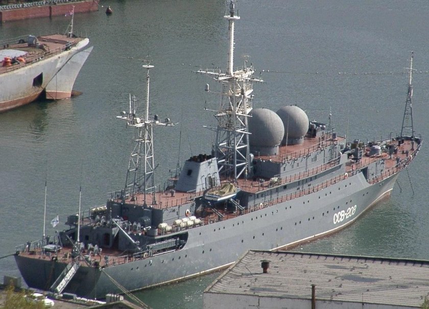 Разведывательный корабль ССВ-208 "Курилы"