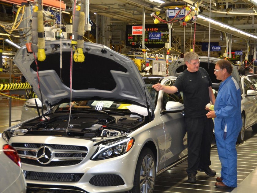 Завод Мерседес Бенц в Германии