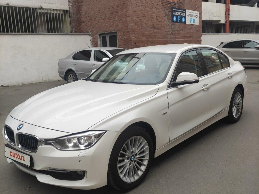 БМВ 3 серии 328 2012 белая