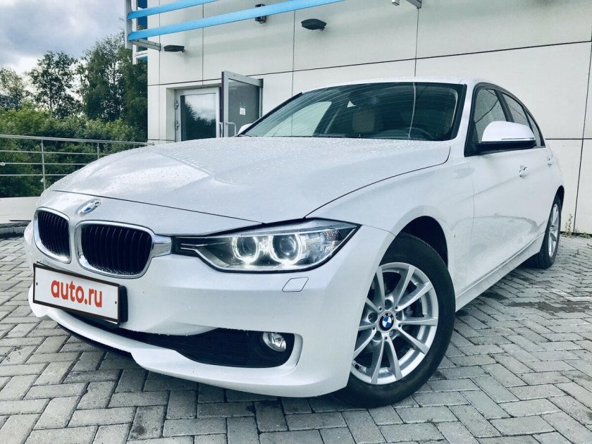 BMW 3 белая