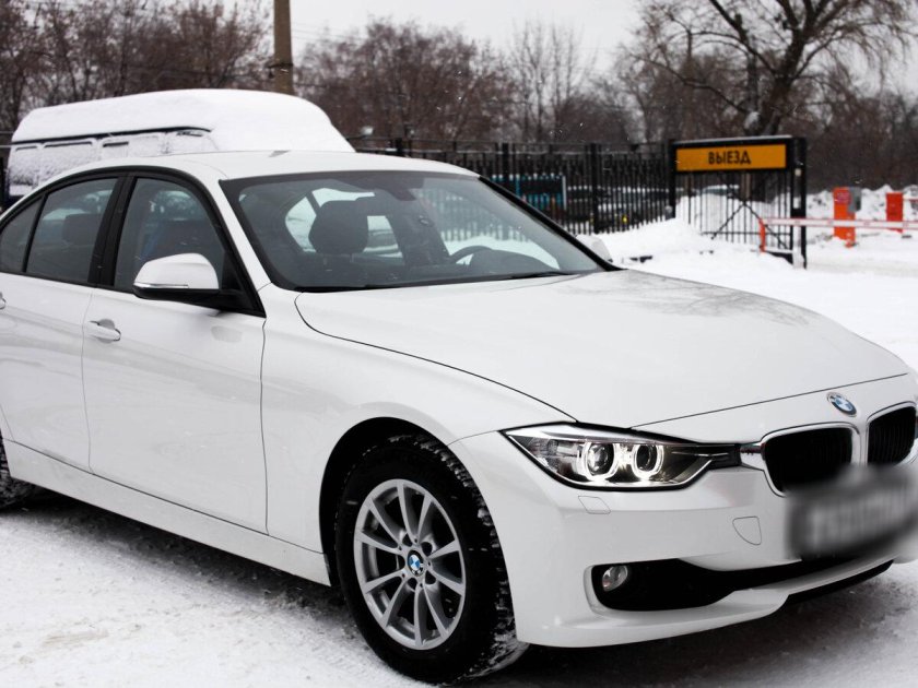BMW 3 белая