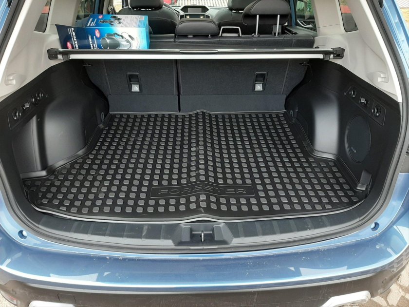 В багажник Subaru Forester 5