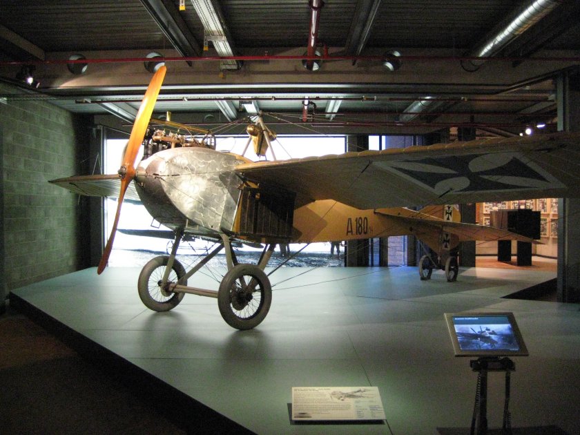 Таубе самолет