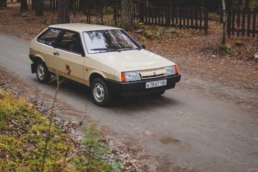 ВАЗ 2108 бежевая короткокрылая