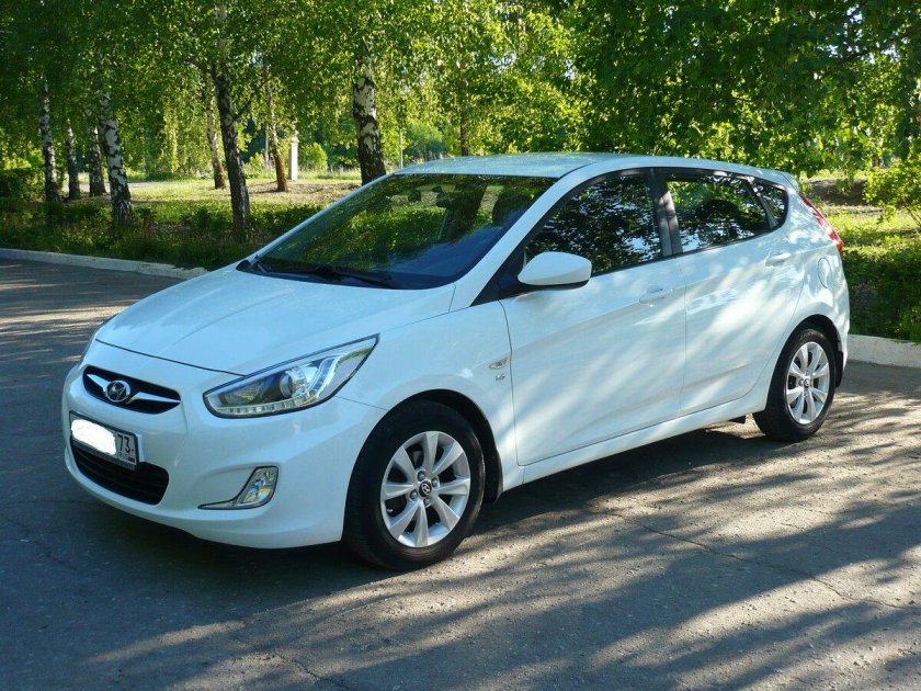 Hyundai Solaris 2013 хэтчбек