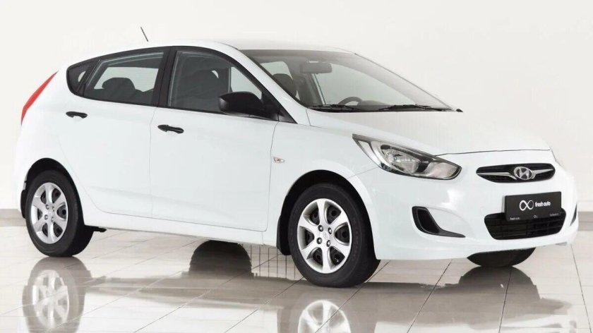 Хендай Солярис хэтчбек белый