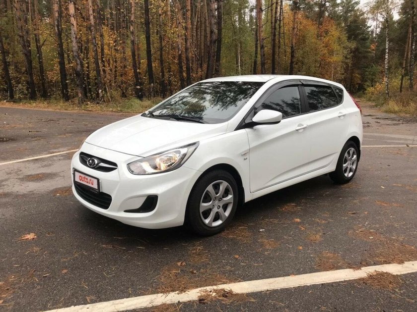 Хендай Солярис белый 2014 хэтчбек